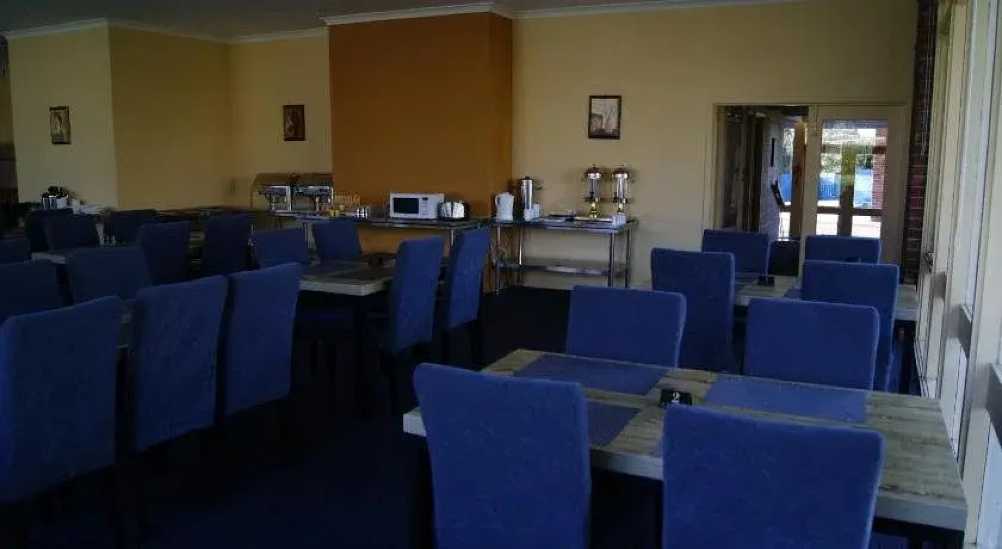 Econo Lodge Absolute Lake Entrance