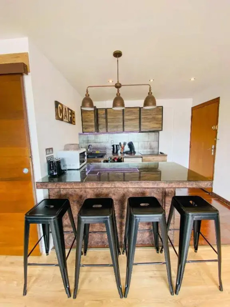 La Venise Annécienne - Studio lumineux, avec parking privé gratuit, proche gare