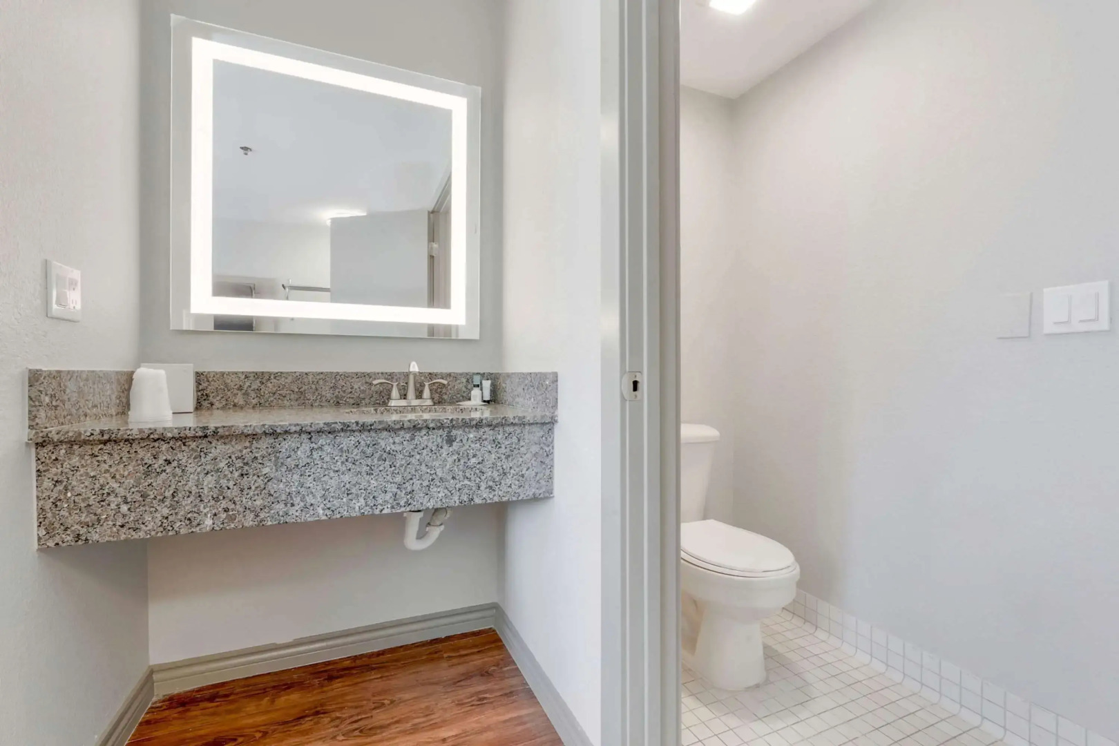 Days Inn by Wyndham Thornton