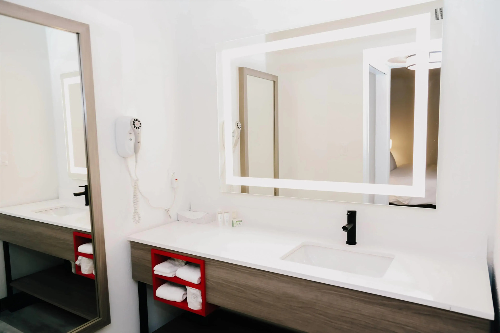 Hawthorn Suites by Wyndham Tinton Falls