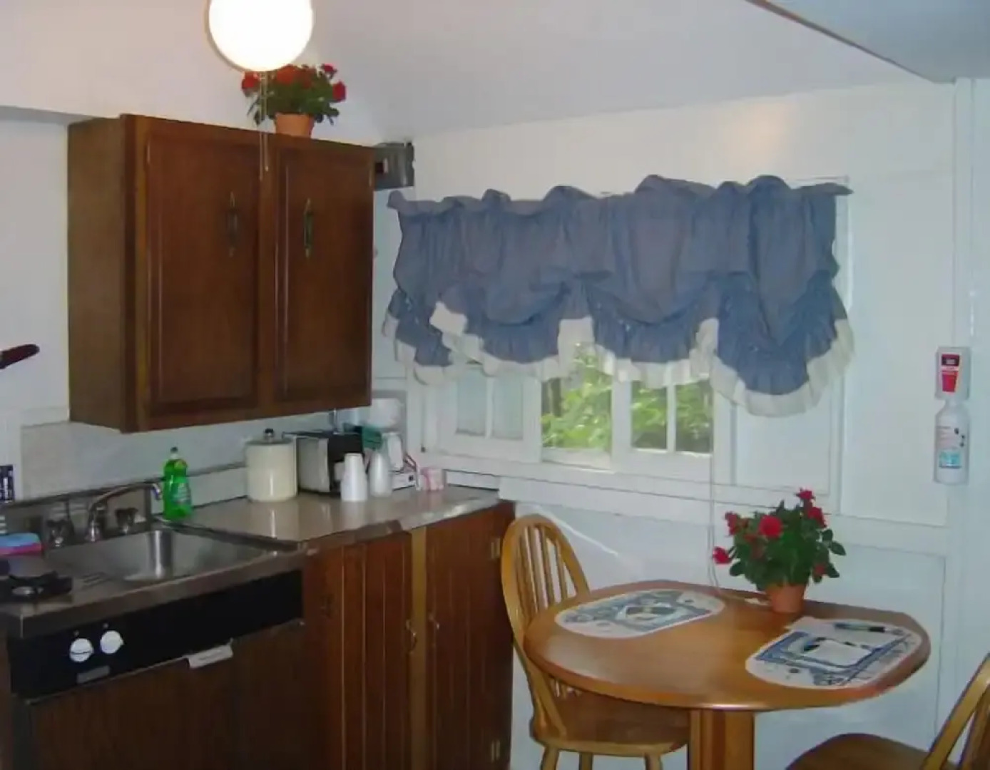 Weirs Beach Motel and Cottages