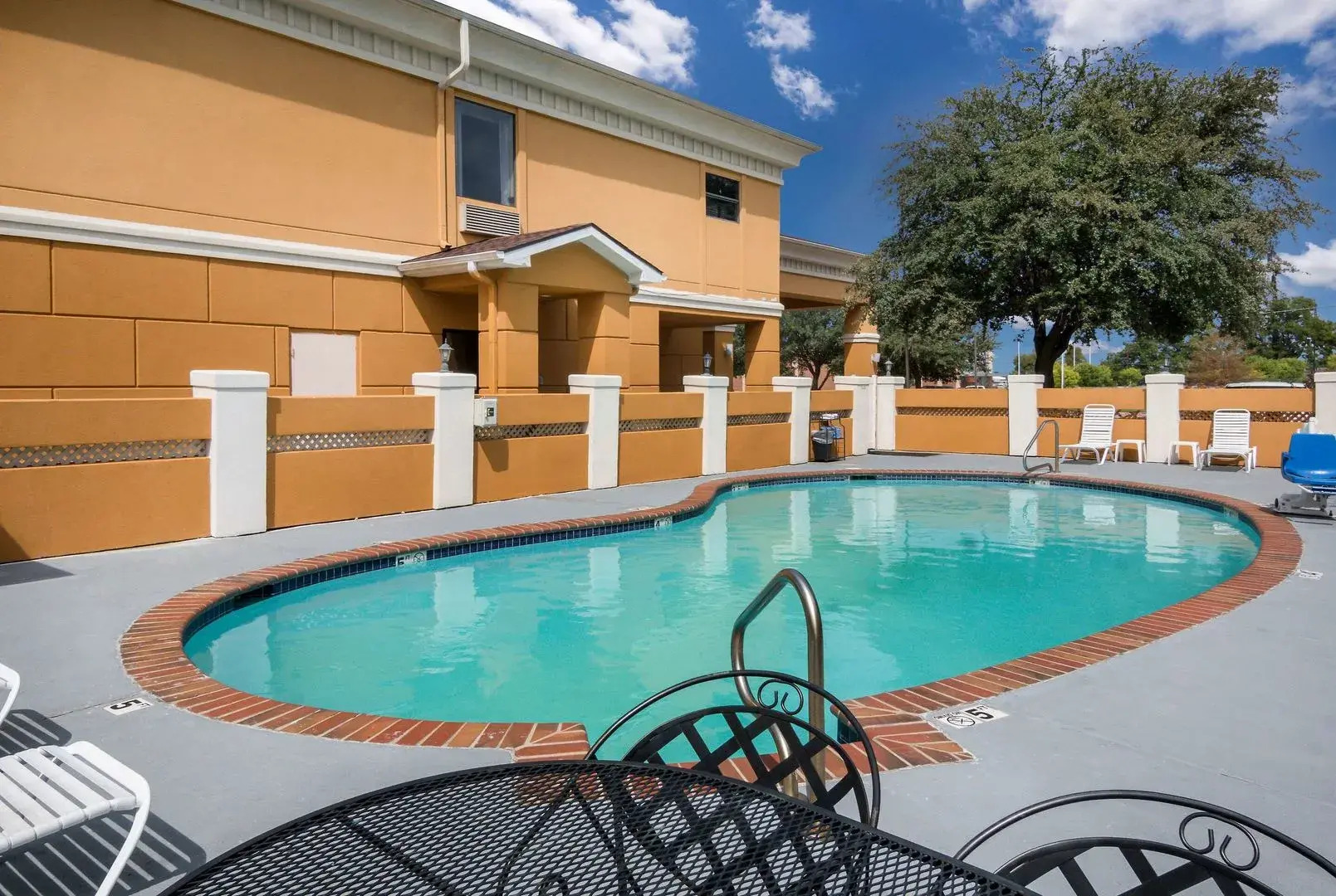 Quality Inn & Suites - Granbury
