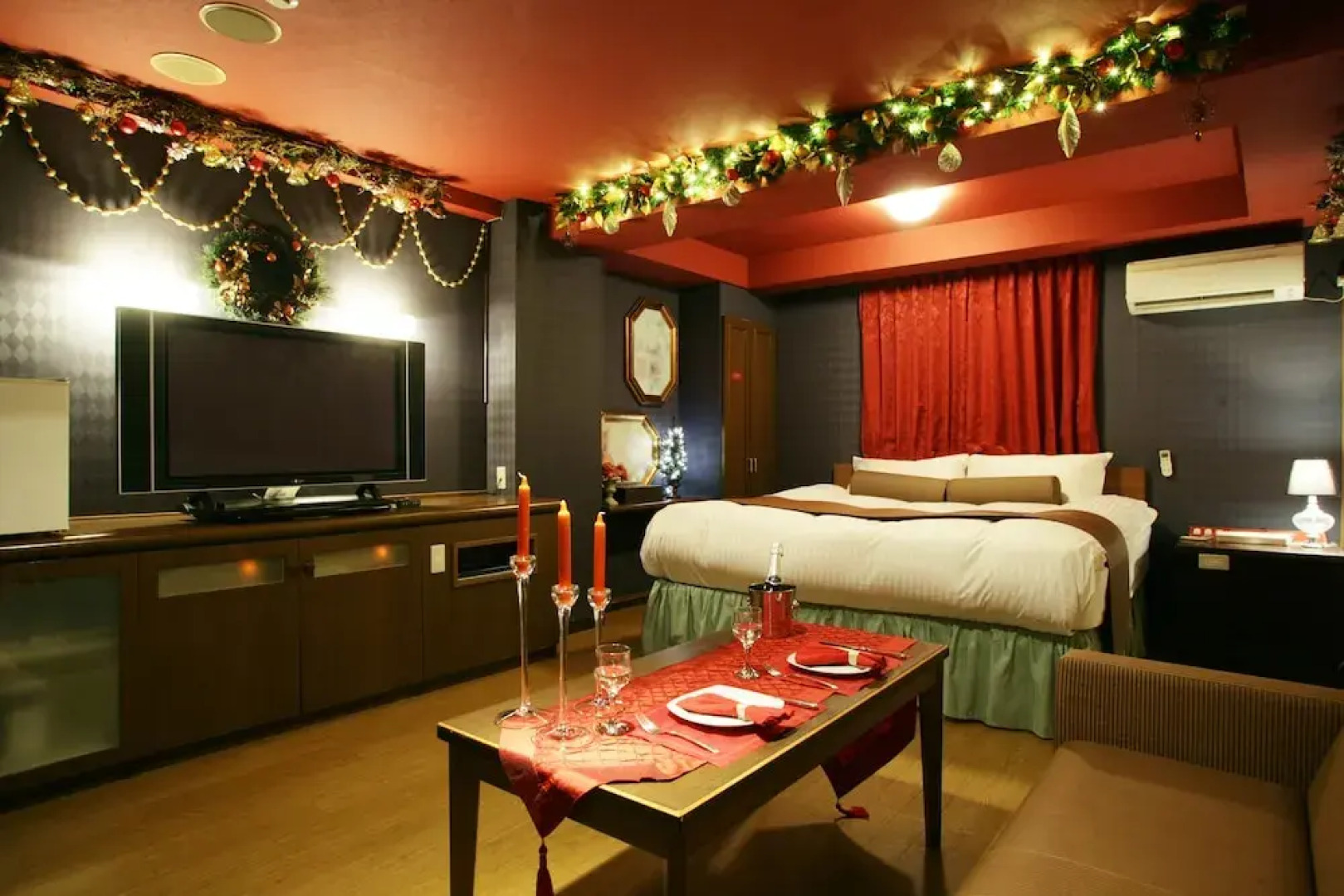 Hotel Blan Chapel Christmas Narita (Love Hotel)