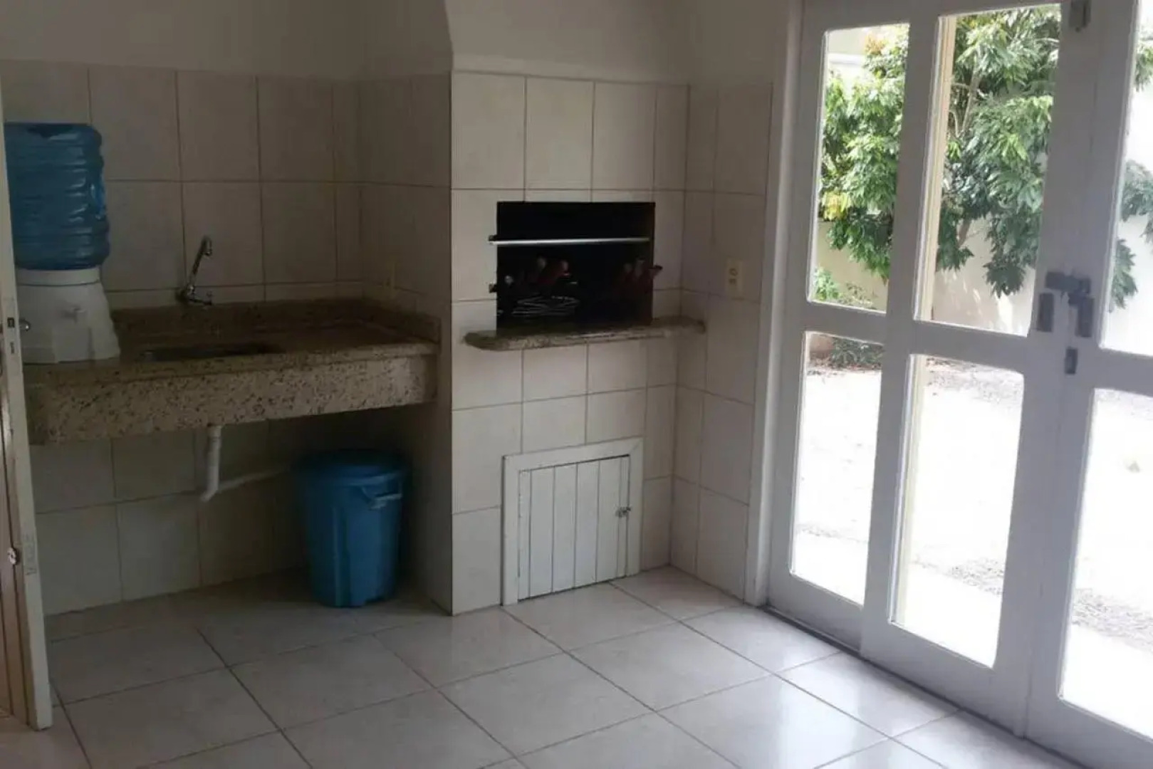 Casa de 03 dormitórios no centro de Bombinhas