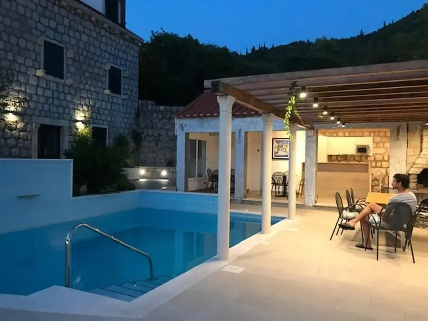 Villa Nisha - Six Bedroom Villa With Terrace and Swimming Pool ID Direct Booker 22773