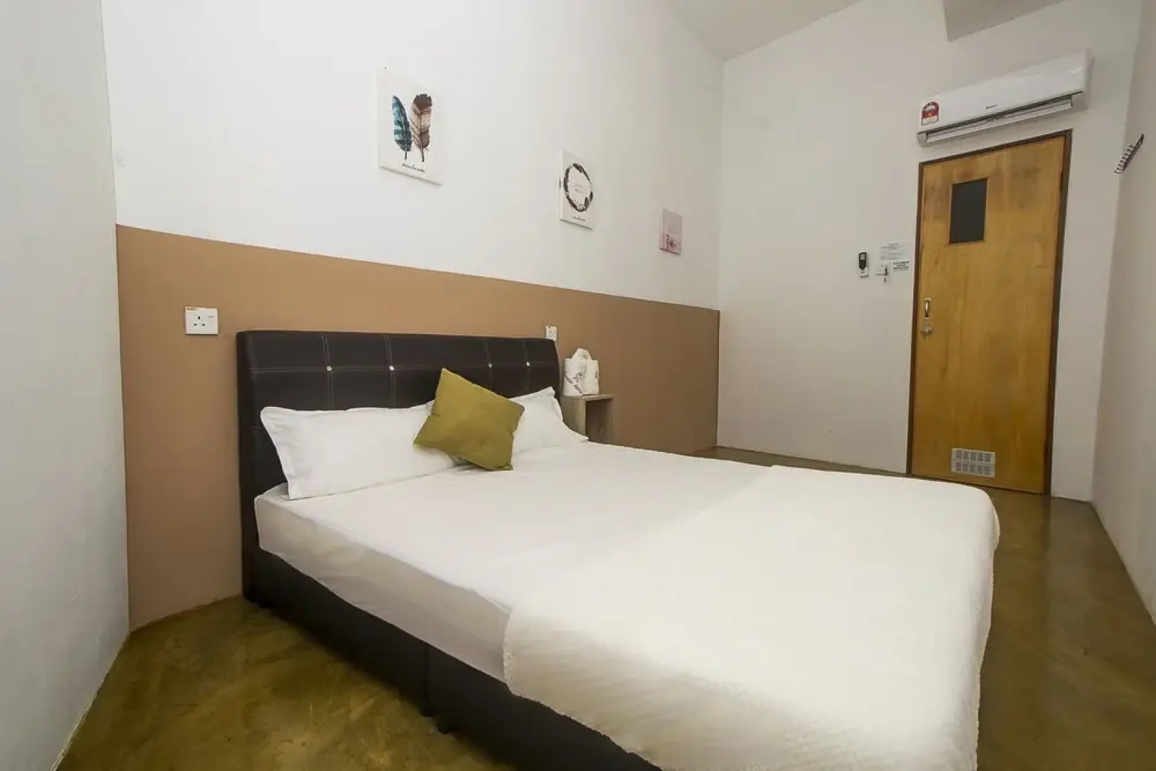 The Traveler Home by OYO Rooms