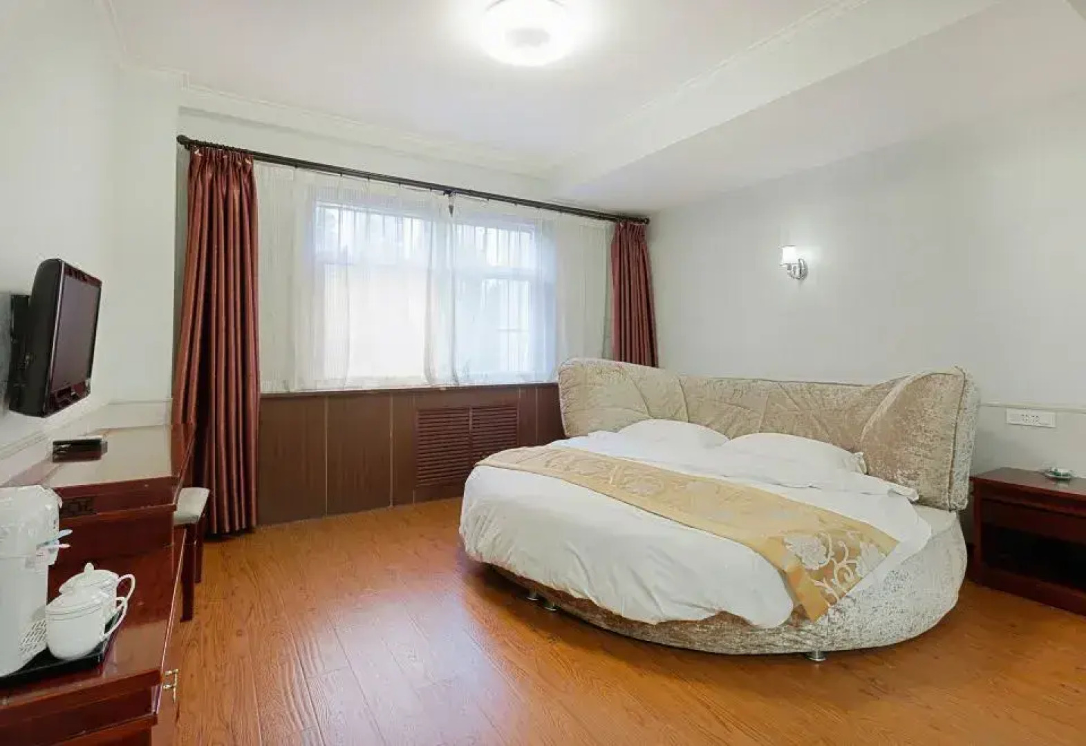 XinYuHaoHotel（formerlyOrientalPearlHotel）