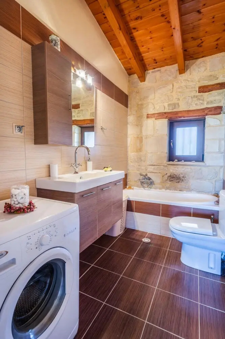 Spiliainn Chania...!