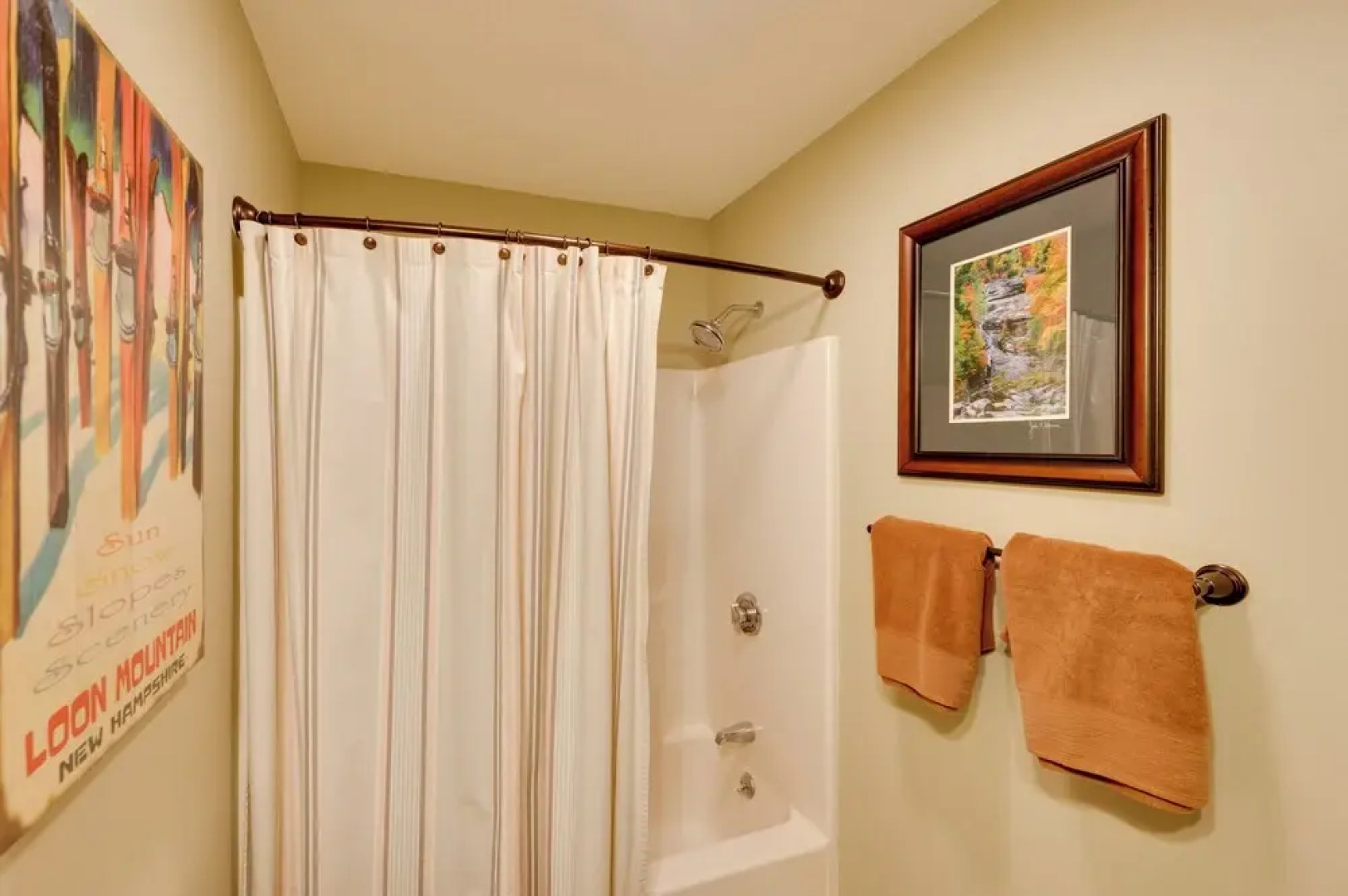 Lincoln Condo w/ Balcony & View < 2 Mi to Loon Mtn