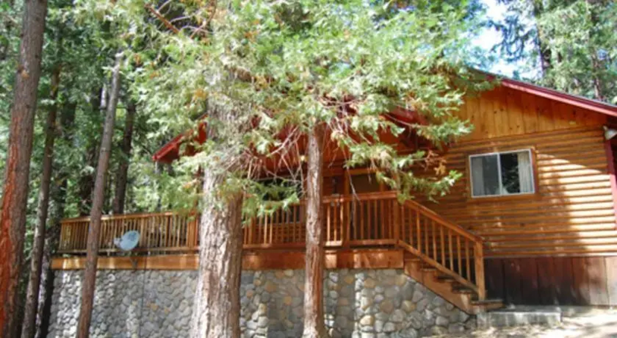 RedAwning Cabin #92 Weiss Hideaway