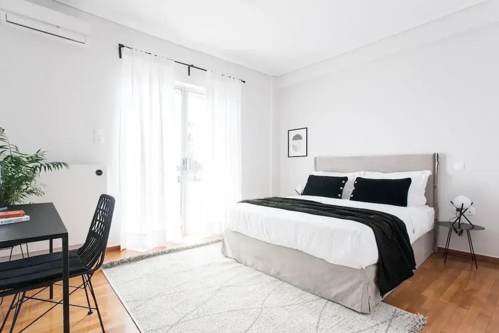 Spacious Apartment near HELEXPO