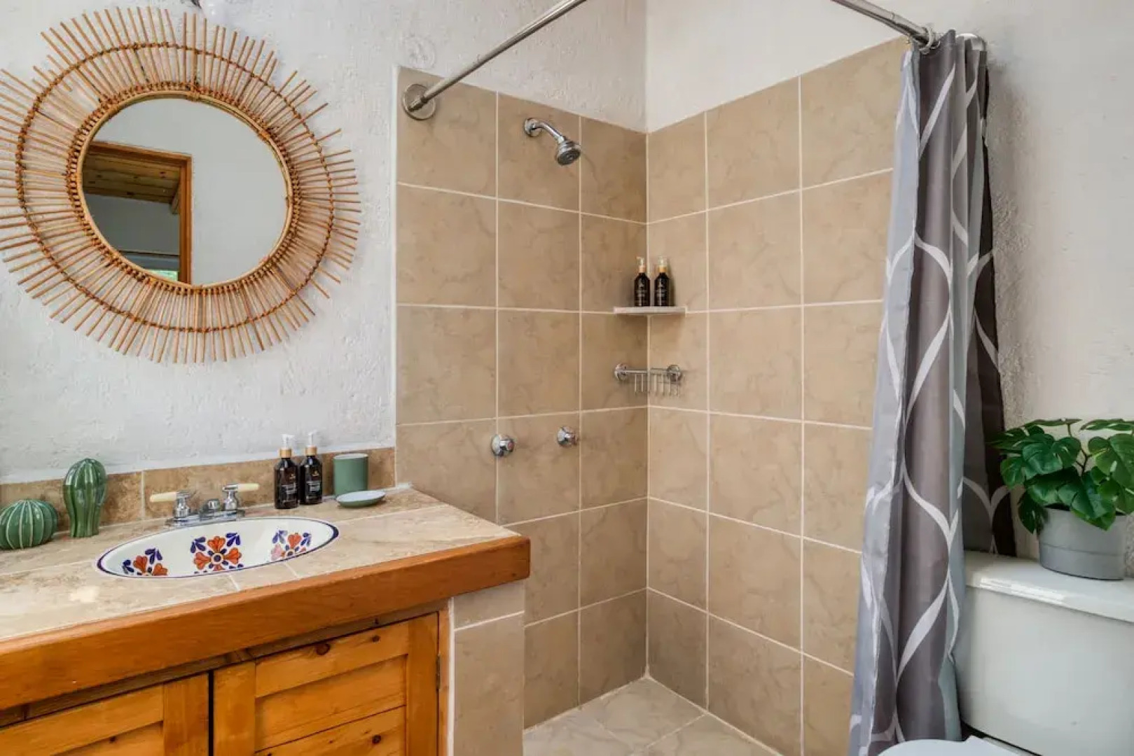 Luxury 3BR Cabin, Lakeview in Valle de Bravo