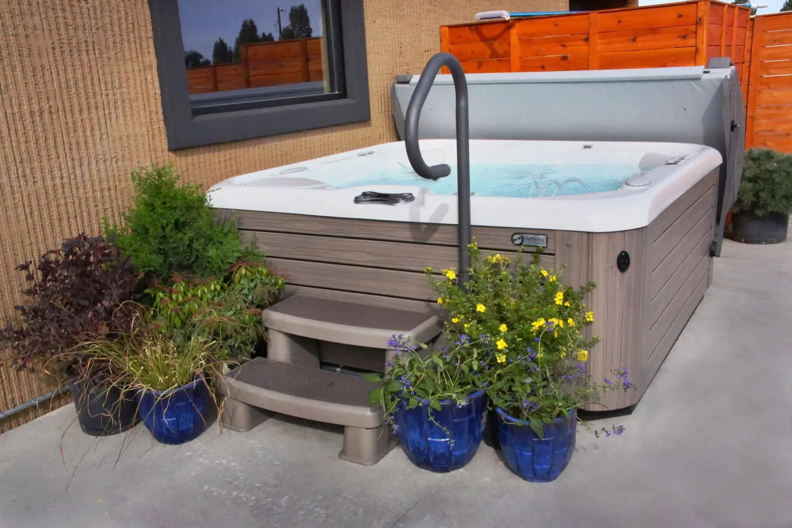 Blue Lakes Inn & Extended Stay