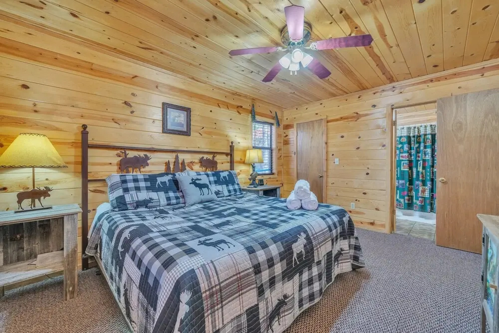 The Honeysuckle 2 Bedroom Cabin by Redawning