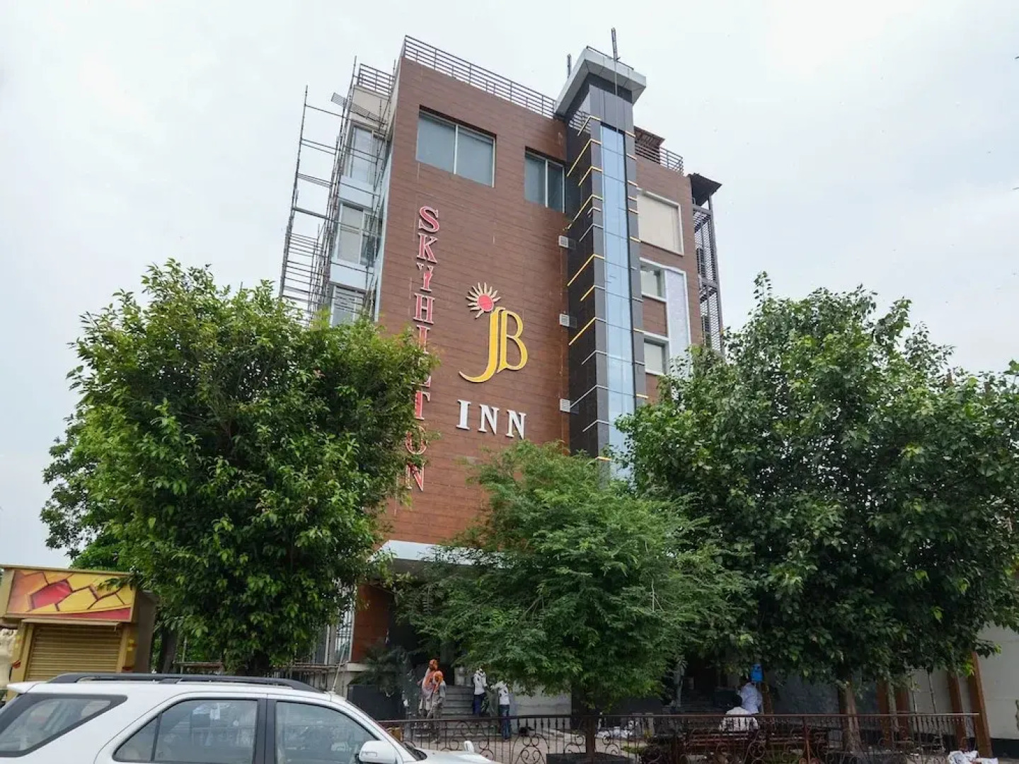 Sea Front Apartment 2 Pools