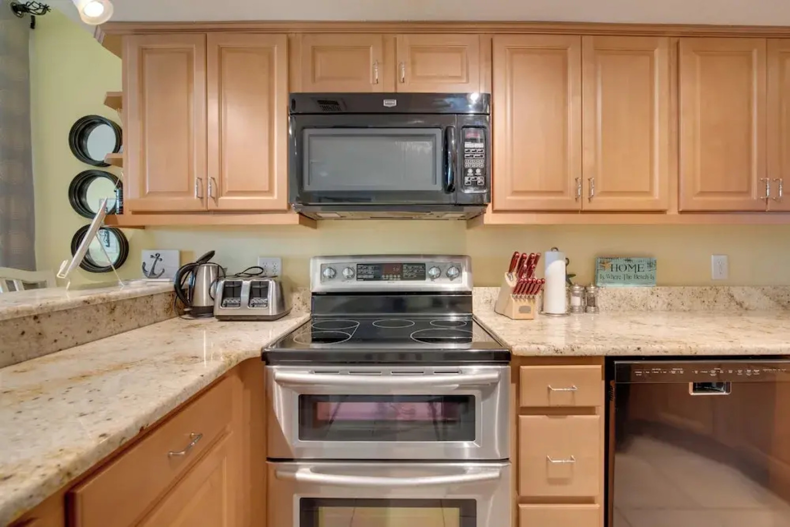 Waterfront Hudson Condo w/ Amenity Access!