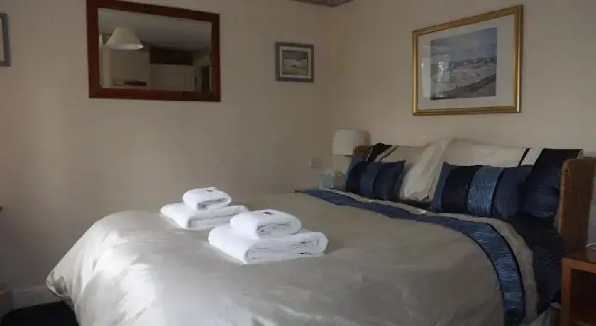 Castle Laurels Guest House