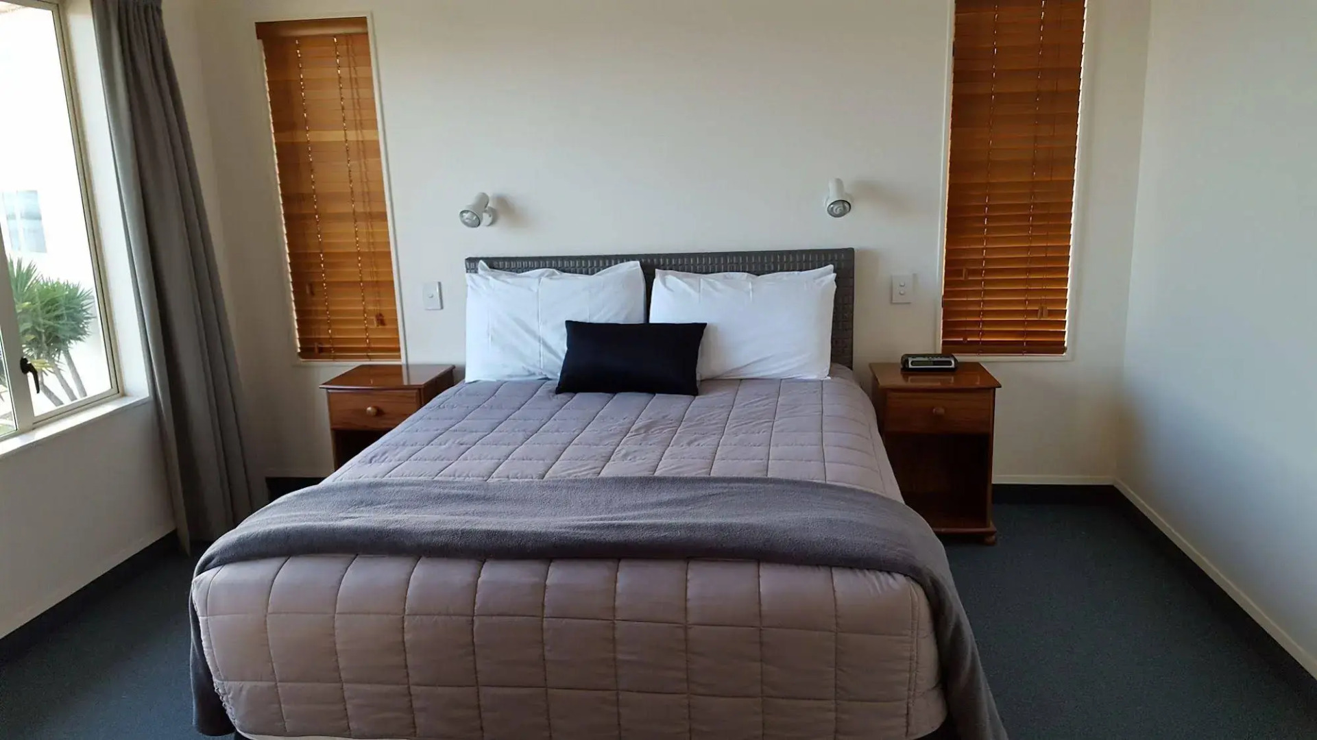 Breakwater Apartments