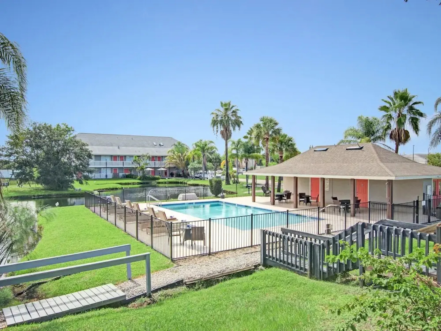 The Palmer Inn & Tennis Club