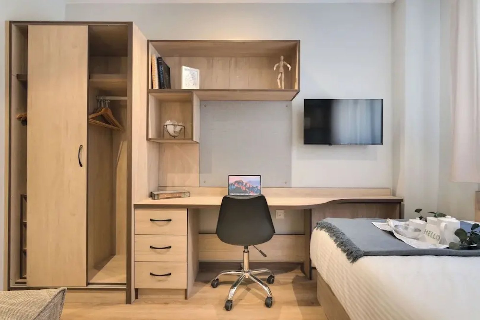 Livensa Living Pamplona Albergue Juvenil