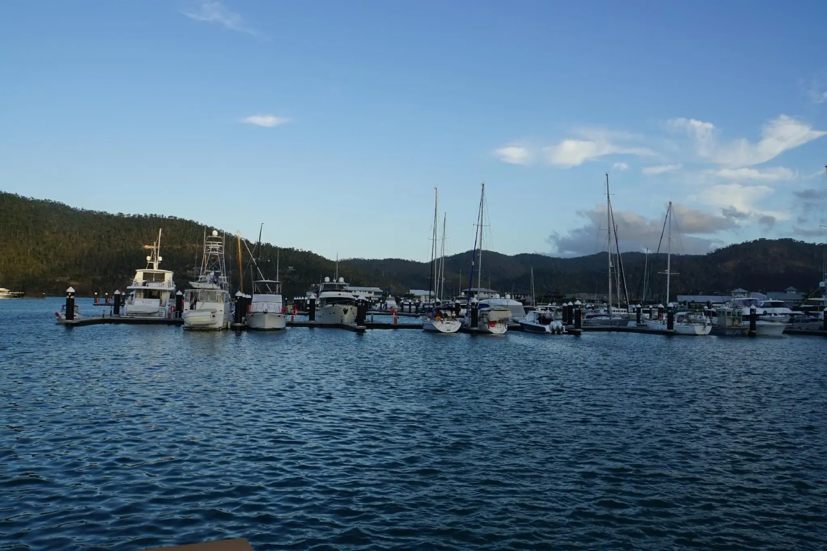 Airlie Seaview Apartments