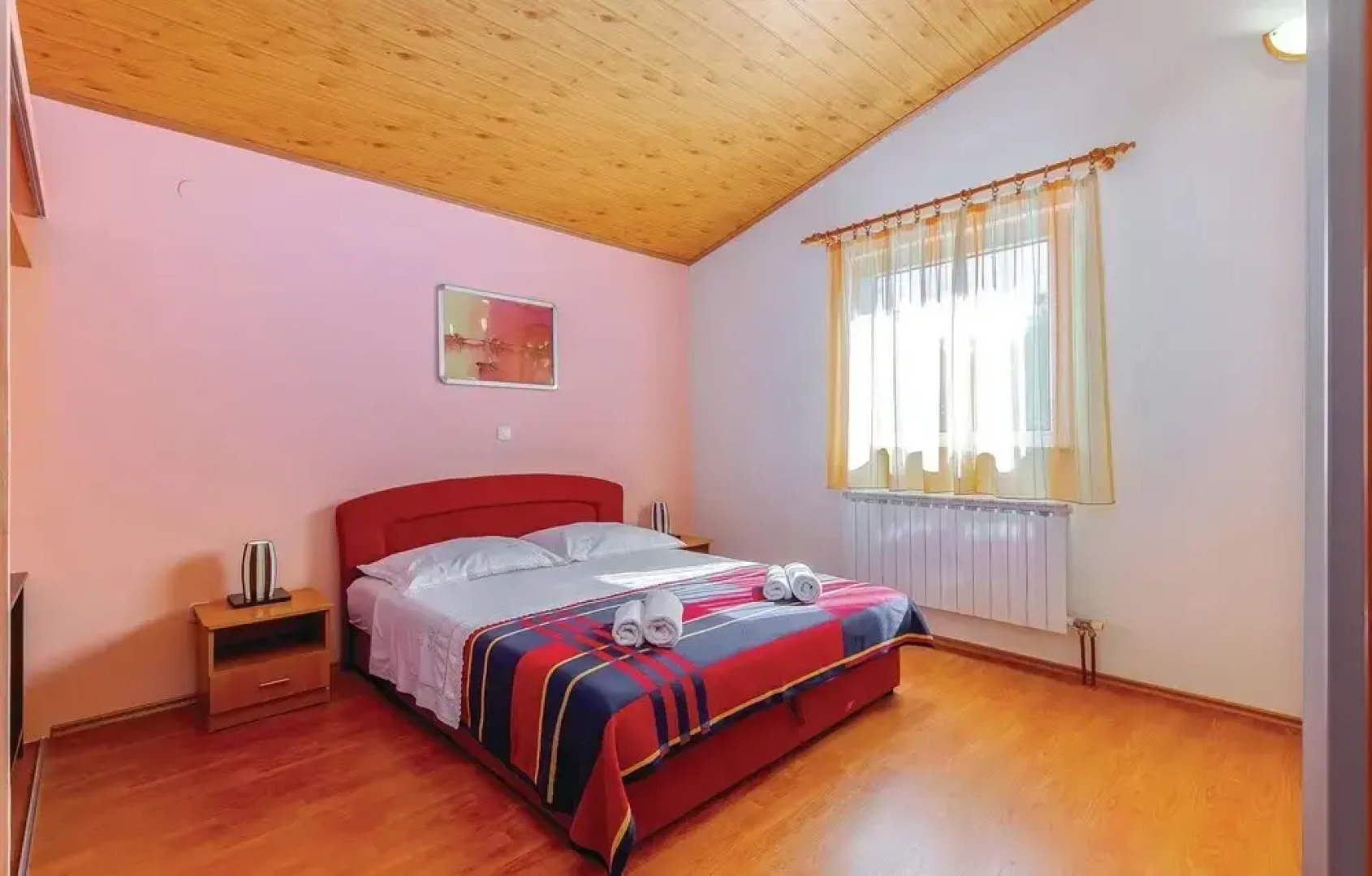 Beautiful Home in Donji Zagon With Wifi and 6 Bedrooms