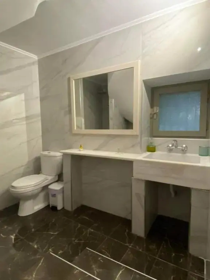 Fotis House