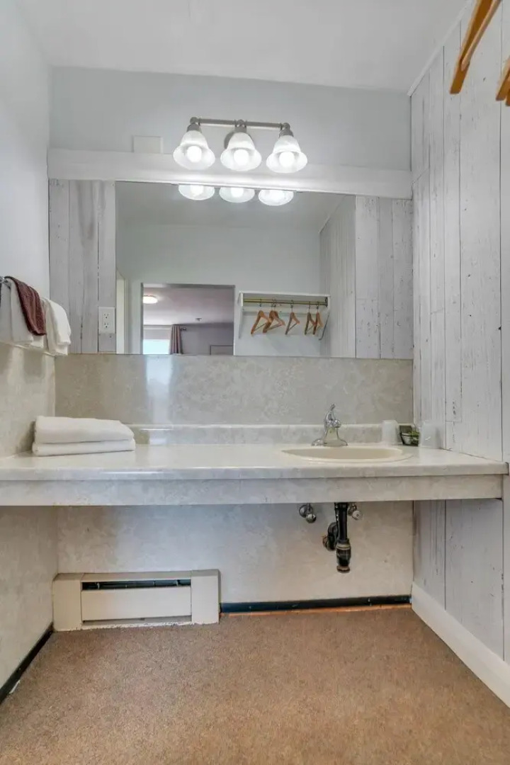 Hotel Port Colborne ON