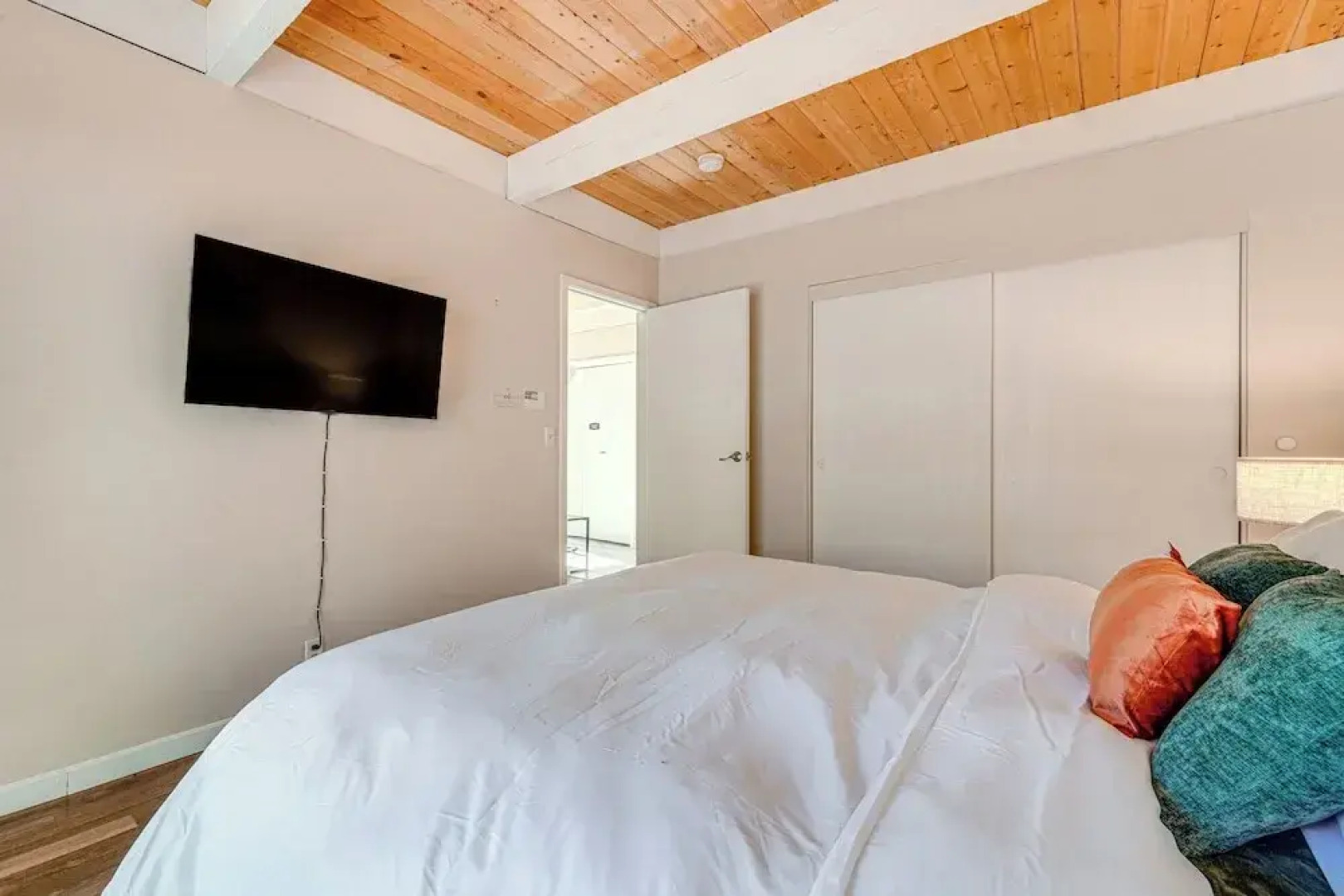 5 Mi to Northstar: 'bear Den' Home w/ Decks!