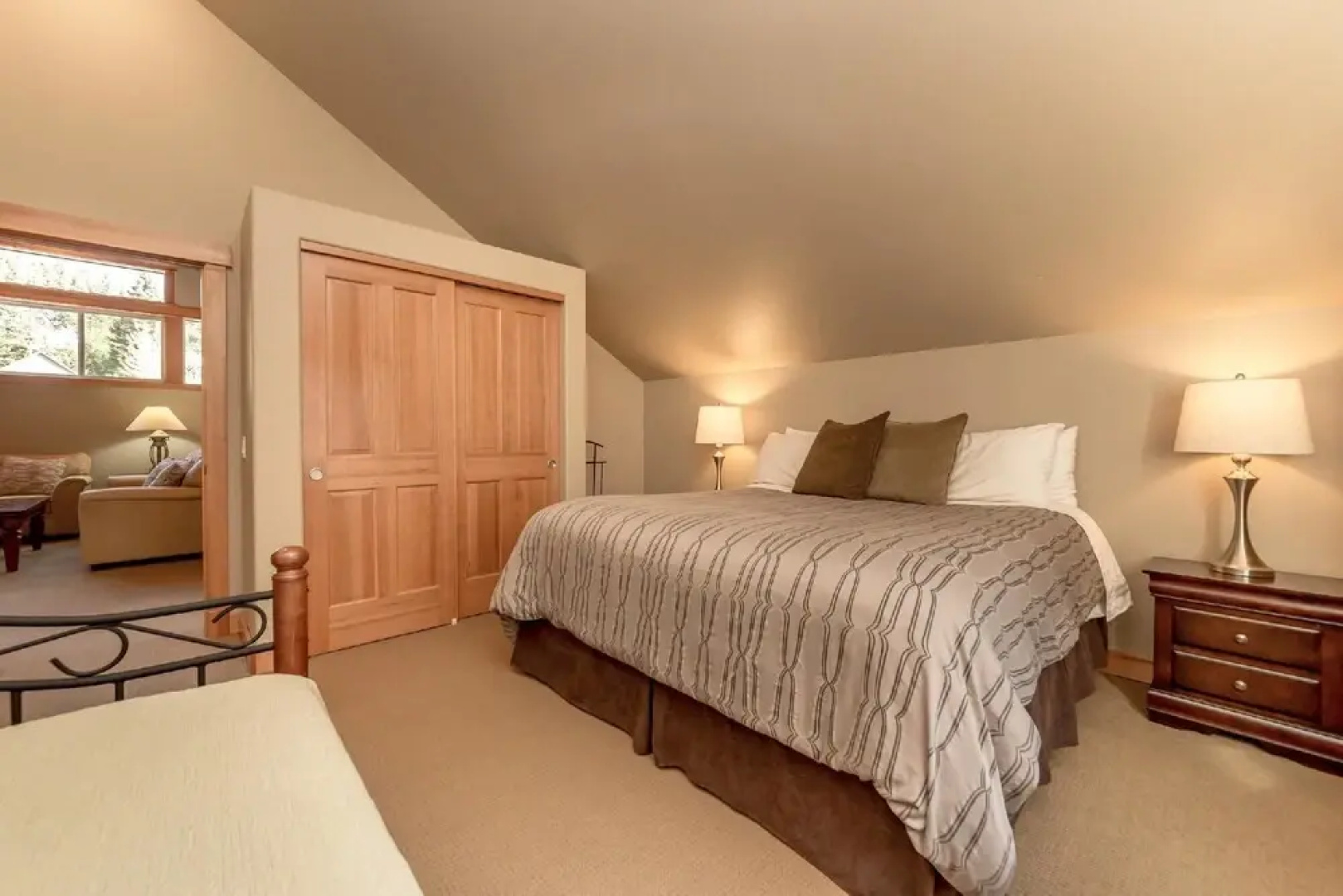 Roslyn Hideaway
