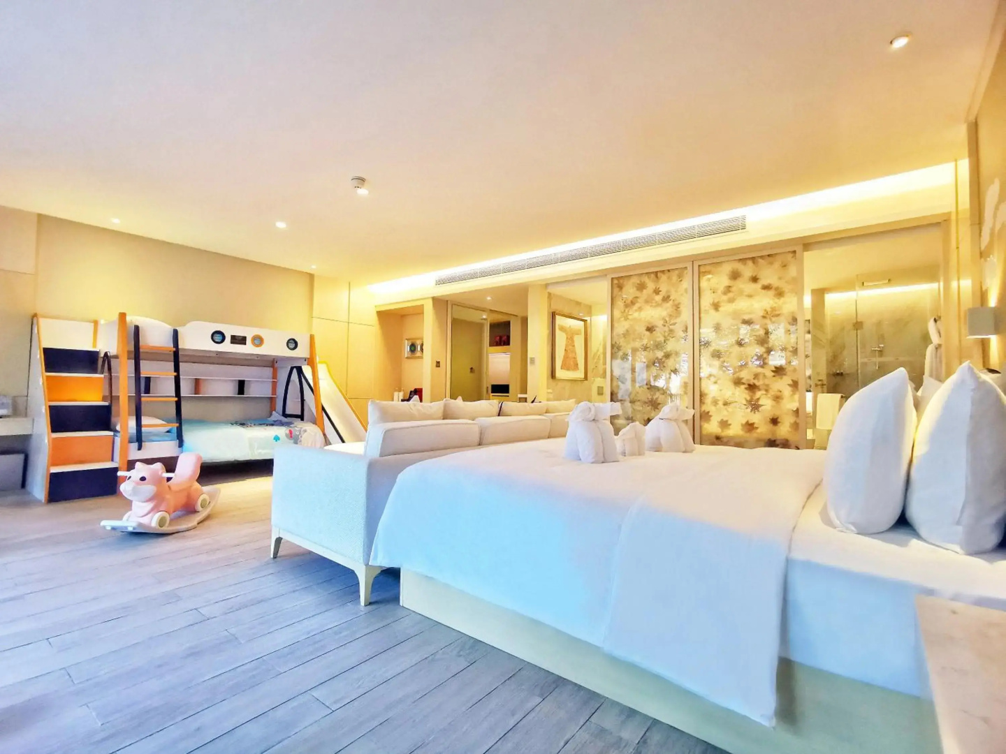 Курорт Palace Resort Yalong Bay Sanya-Villa