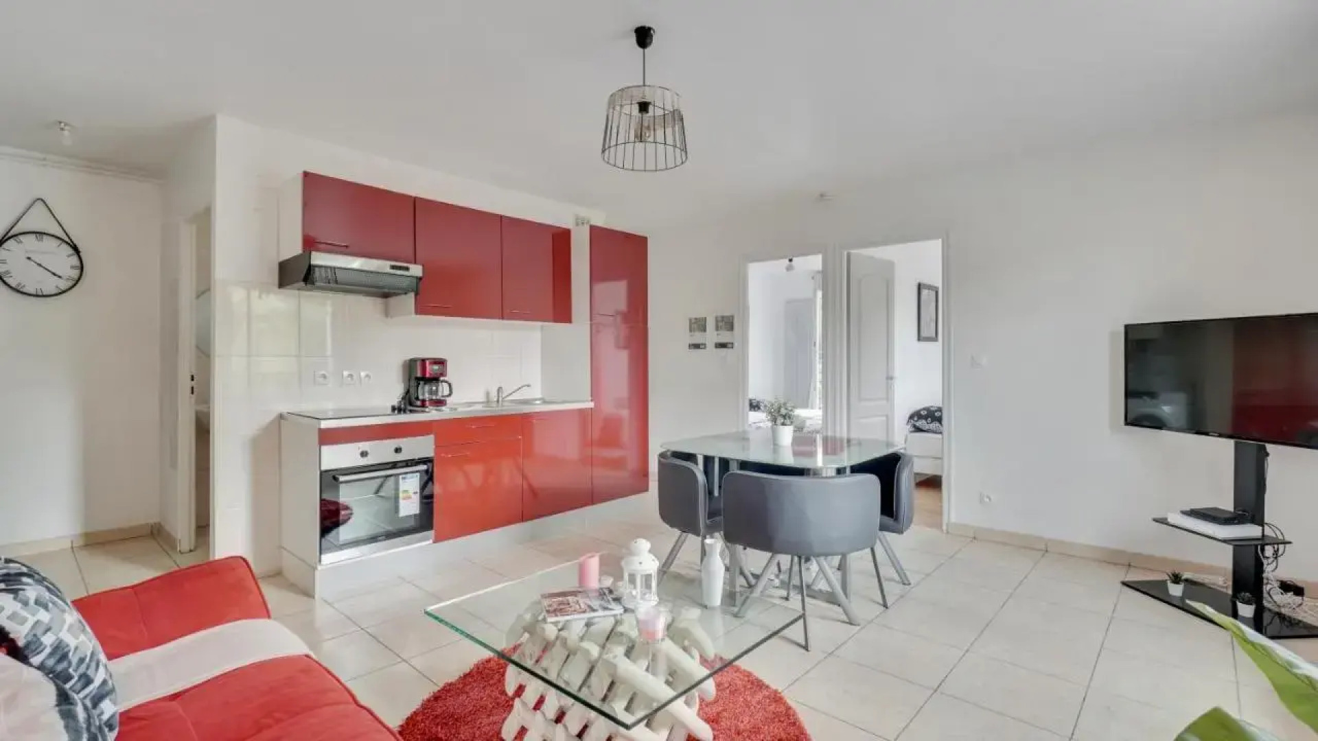 Chic apart with parking near Paris