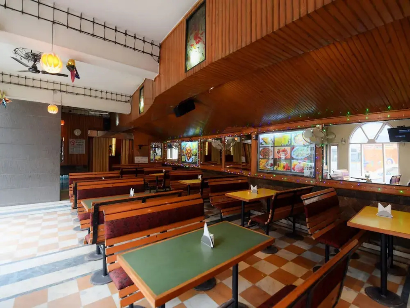 OYO 17097 Kenwood Resort