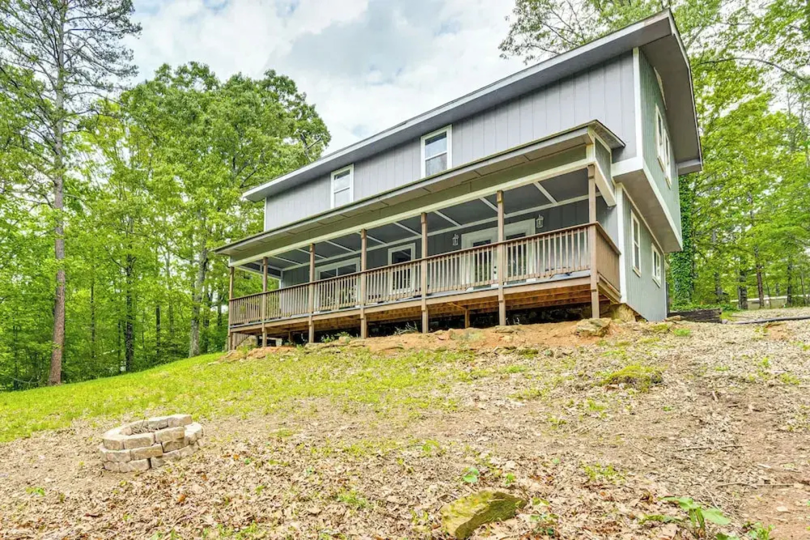 14 Mi to Dtwn: Secluded Stay in Murphy!