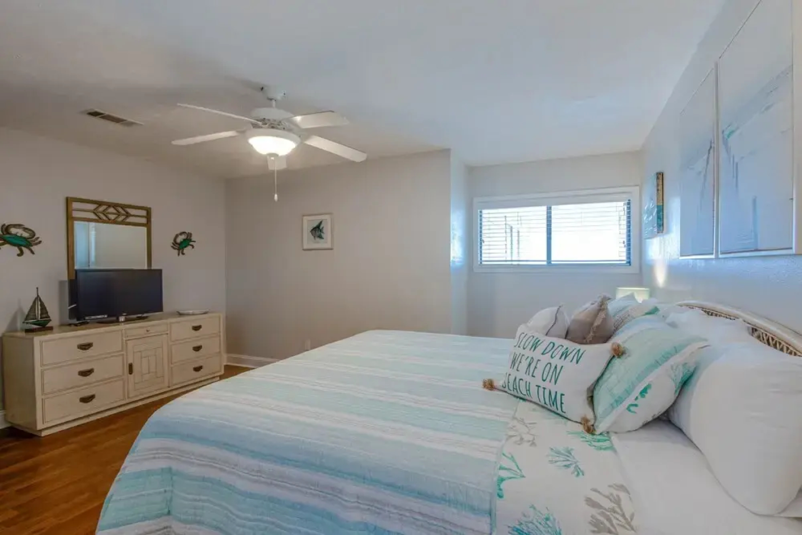 Sandy Toes by Book That Condo