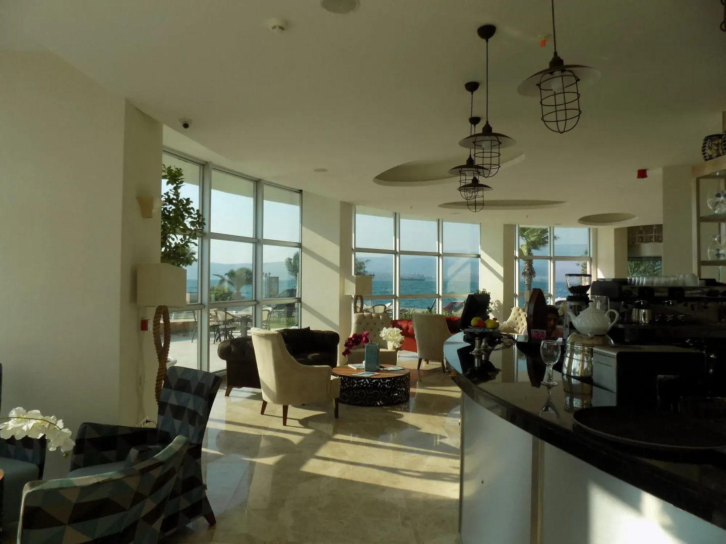 Marine Suites and Spa