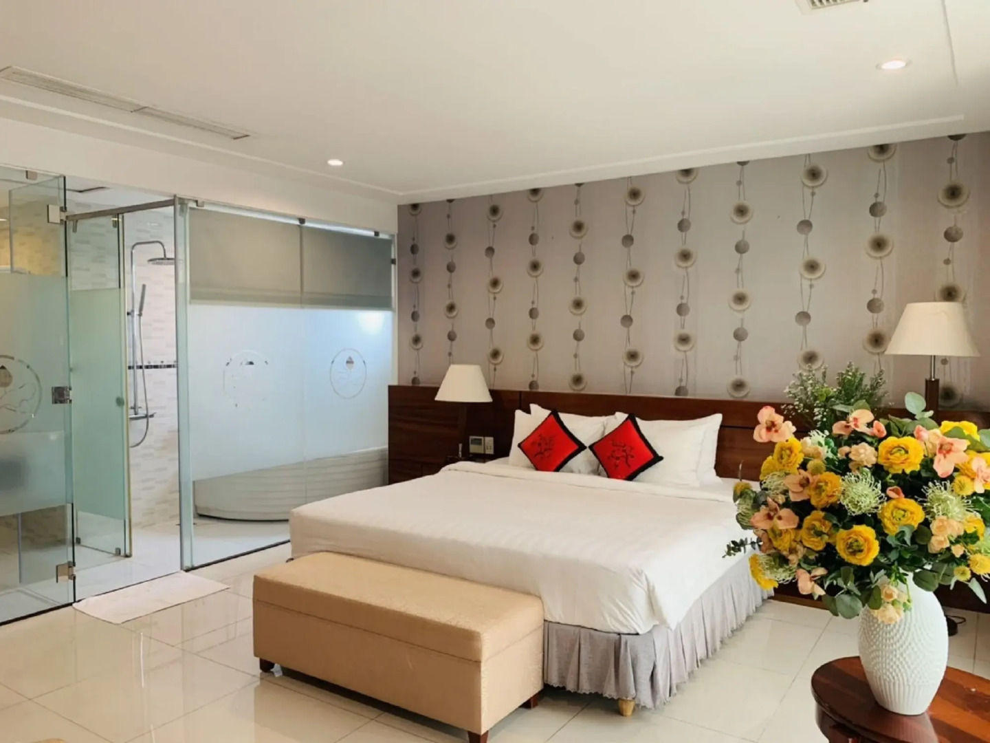 White Lotus Hotel Saigon
