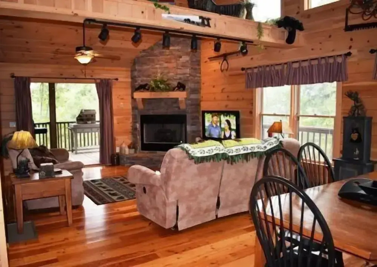 The Three Bear Lodge in Blue Ridge