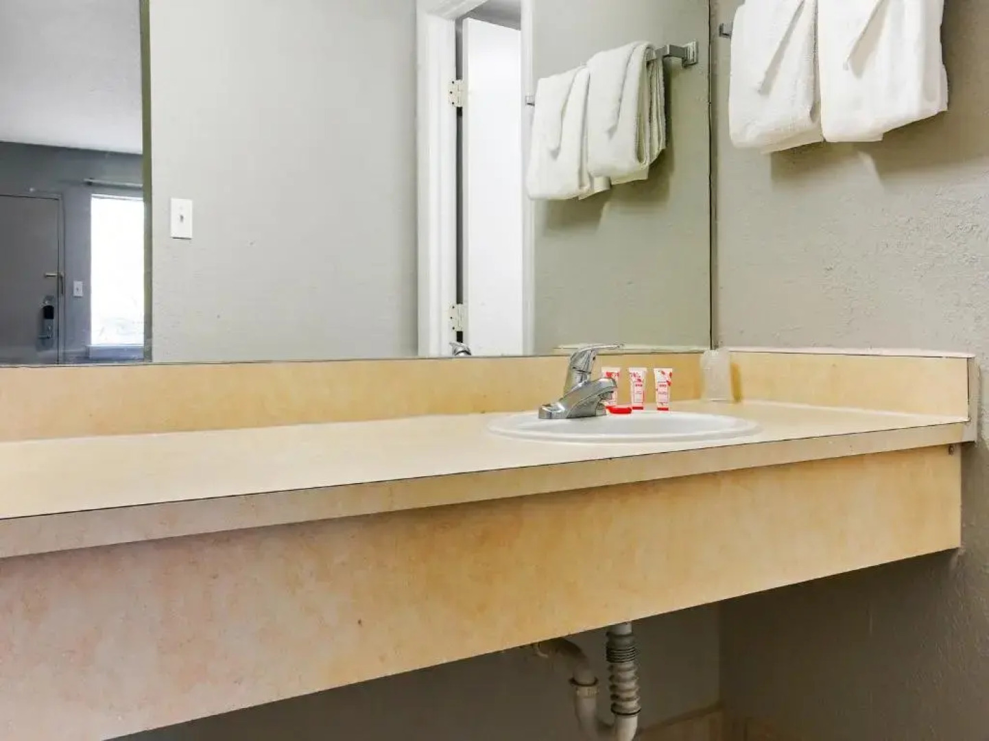 OYO Hotel Petersburg VA I-95 & E Washington St