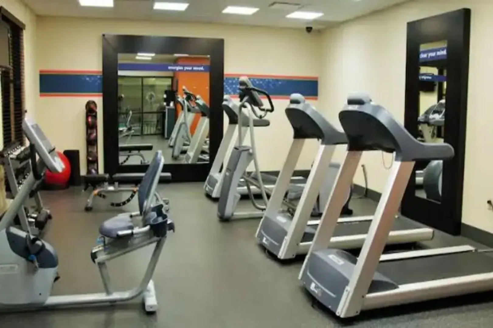 Hampton Inn & Suites Cincinnati/Uptown-University Area