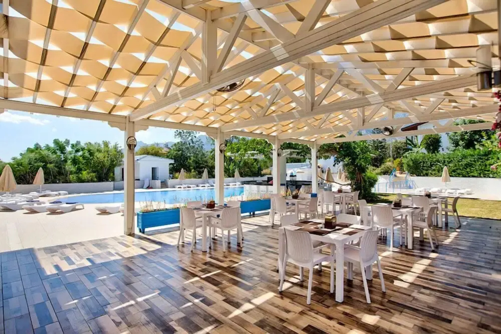 Queen Aphrodite Hotel