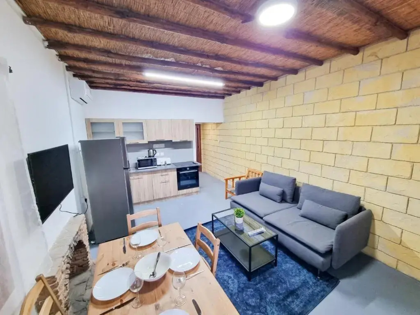 Mountains Retreat Rooms & Suites