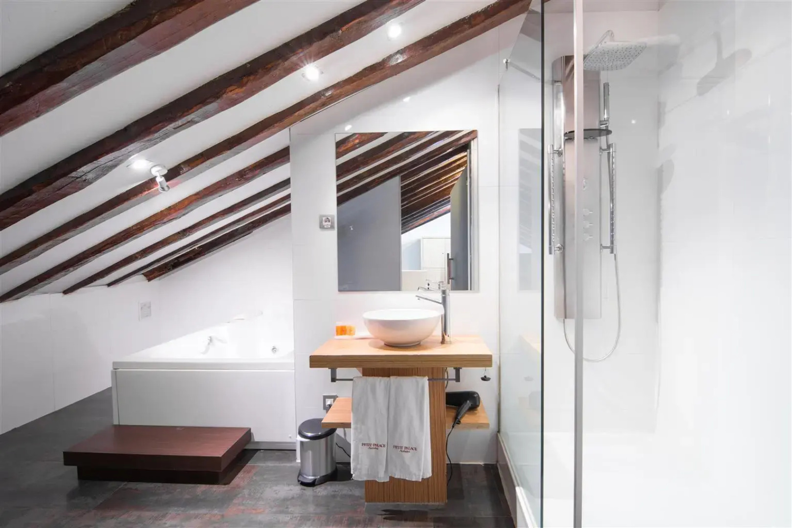 Petit Palace Plaza del Carmen