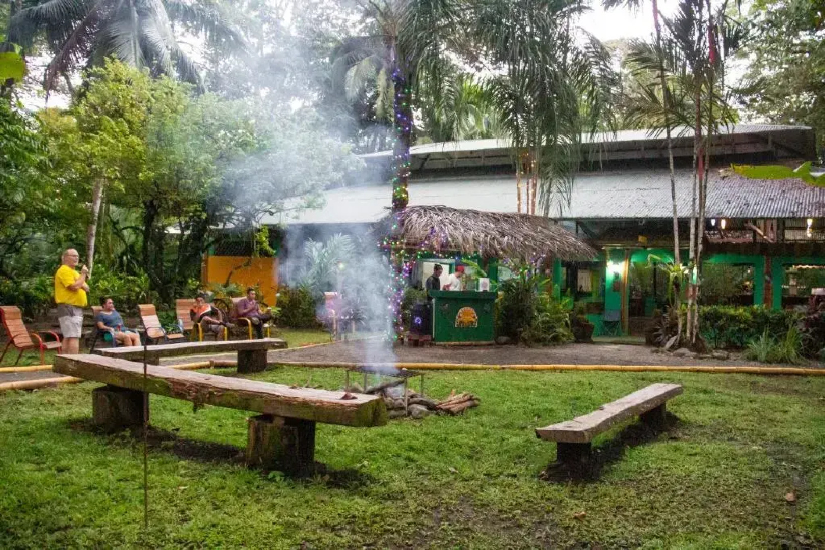 Palapa Hut Hostel & Camping