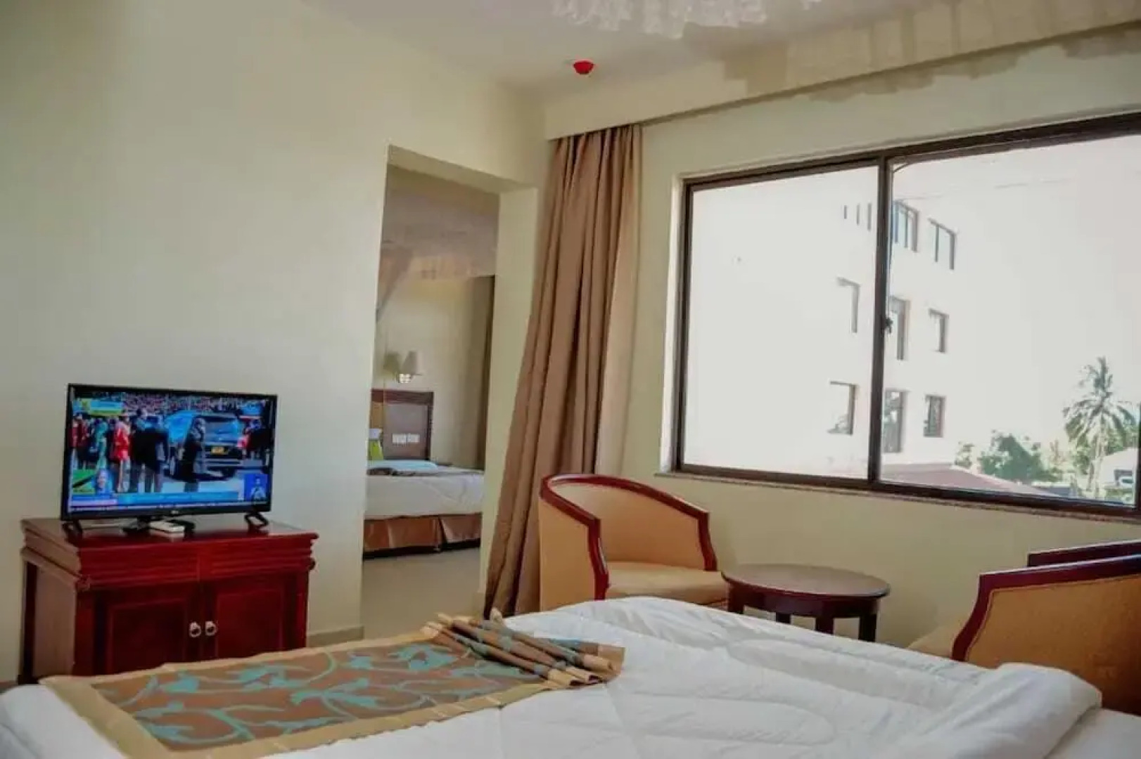 Luwa Evergreen Hotel