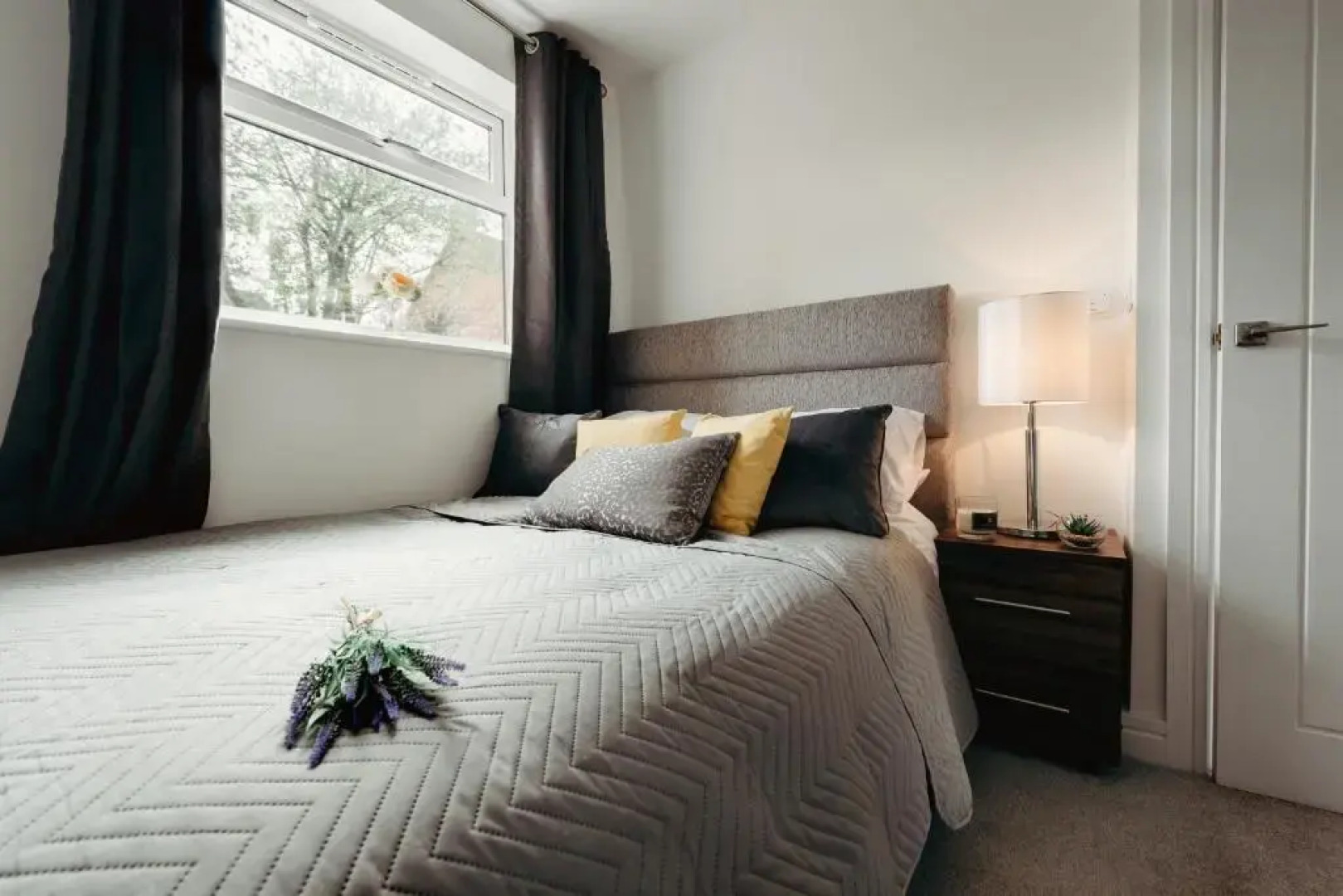 Near Hinckley Centre, sleeps up to 6, spacious ground floor apartments with secure parking