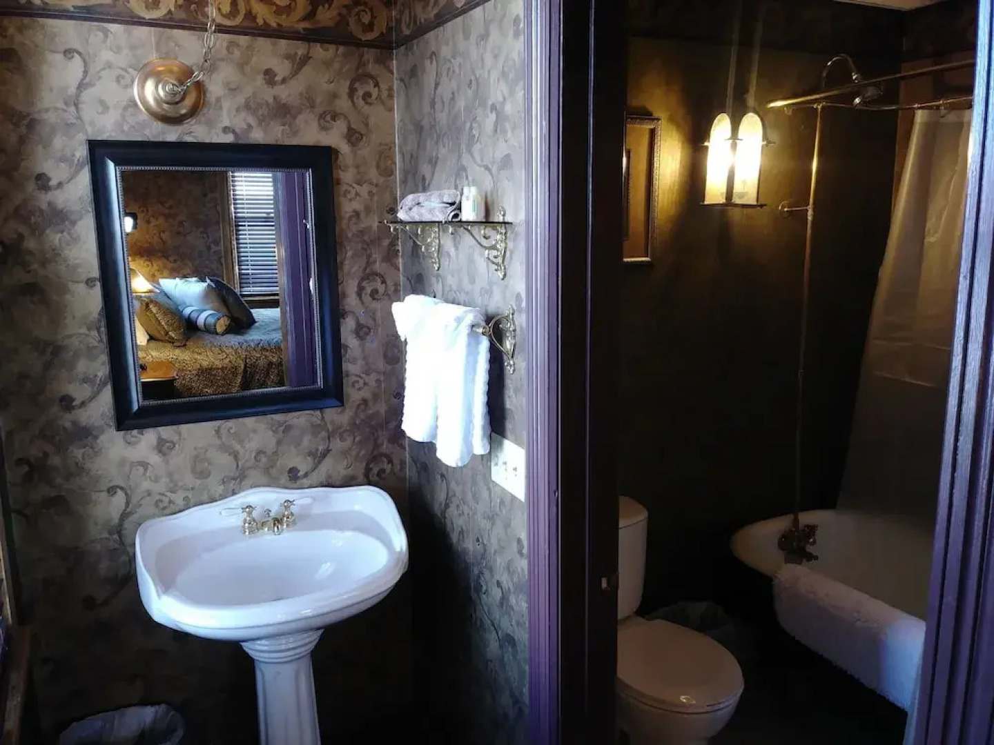 Thayer's Historic Bed n' Breakfast