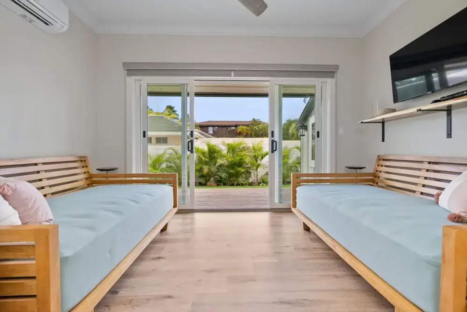 Hale Oahu Villa by Avantstay Kailua Beachfront House! Coastal Luxury!