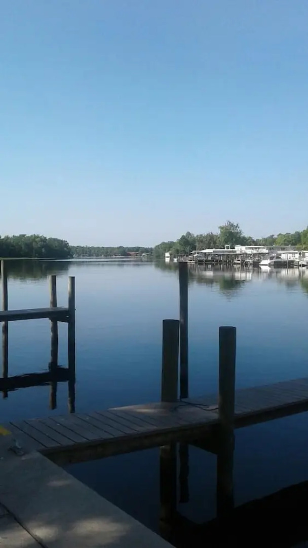Port of Call Yacht Club at Astor Bridge Marina & Hotel