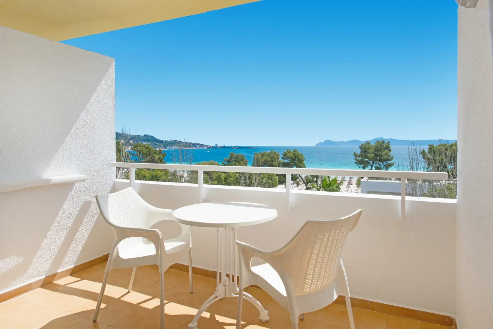 Iberostar Waves Ciudad Blanca